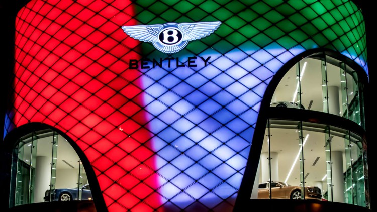 Neueröffnung: Bentley größter Showroom steht in Dubai