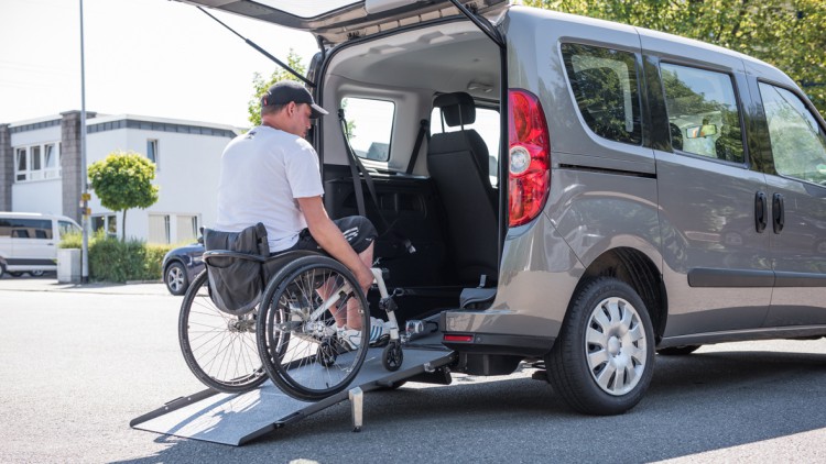Fahrzeugumbau für Behinderte: Was nicht passt, wird passend gemacht