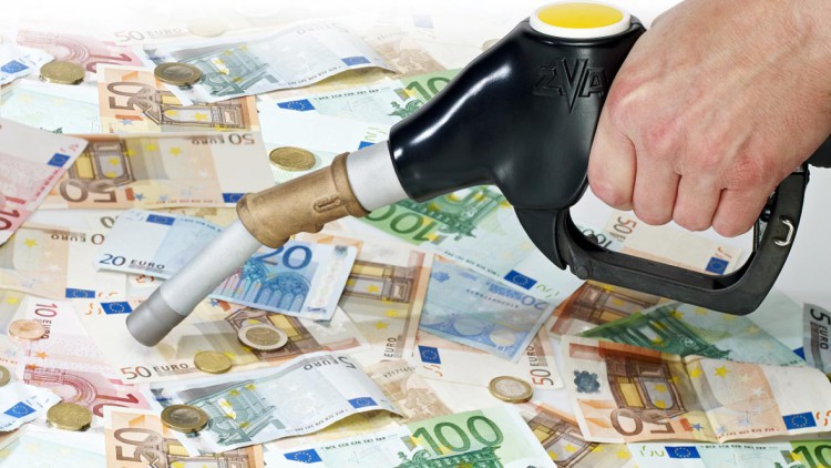 Mineralölsteuer Benzinpreis Zapfpistole Geld Kosten