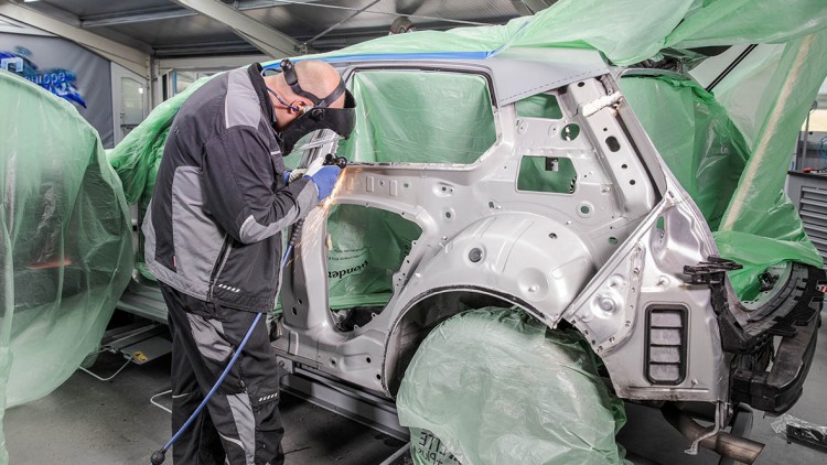 AUTOHAUS-Schadenforum: Live-Reparatur von zwei VW Golf in Potsdam