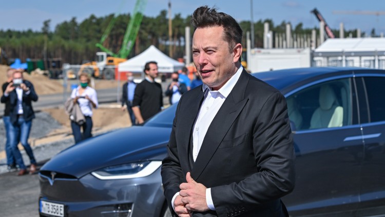 Zoff zwischen Tesla-Chef und "Frontal 21": "Wir sind ja hier nicht in der Wüste"