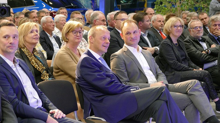 Friedrich Merz bei Opel Peter: Hohe Politik im Autohaus