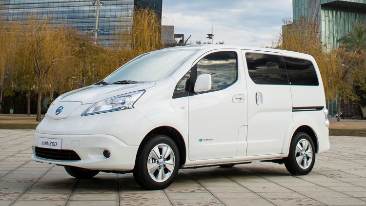 Nissan Evalia: Fast 300 Kilometer ohne Steckdose