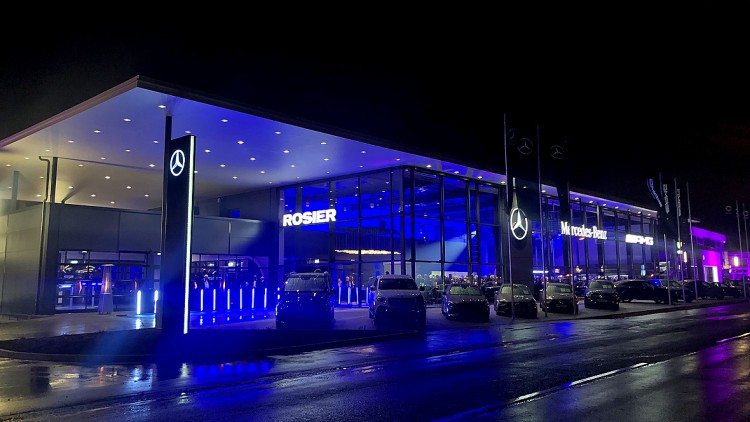 Mercedes-Handel: Rosier Gruppe eröffnet "Wohfühl-Autohaus"