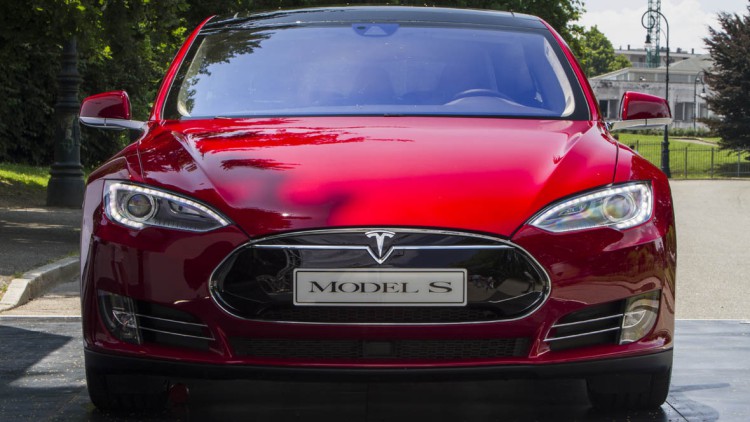 KBA: Tesla soll nicht mehr mit Begriff "Autopilot" werben