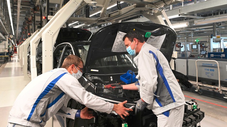 Schärfere CO2-Vorgaben: VW-Chef warnt vor Arbeitsplatzverlusten