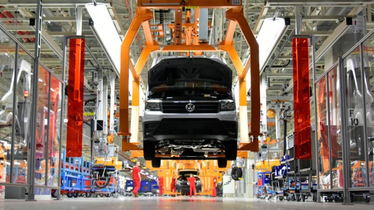 VW Nutzfahrzeuge: Neuer Crafter wird günstiger