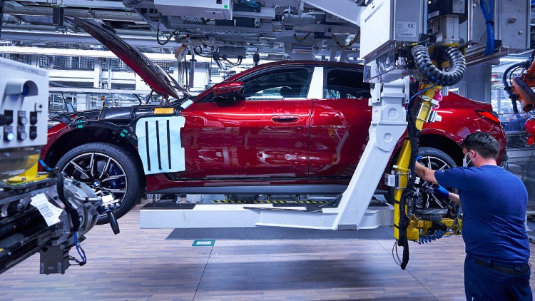 Ziel 2024: BMW will mehr als 500.000 E-Autos verkaufen 
