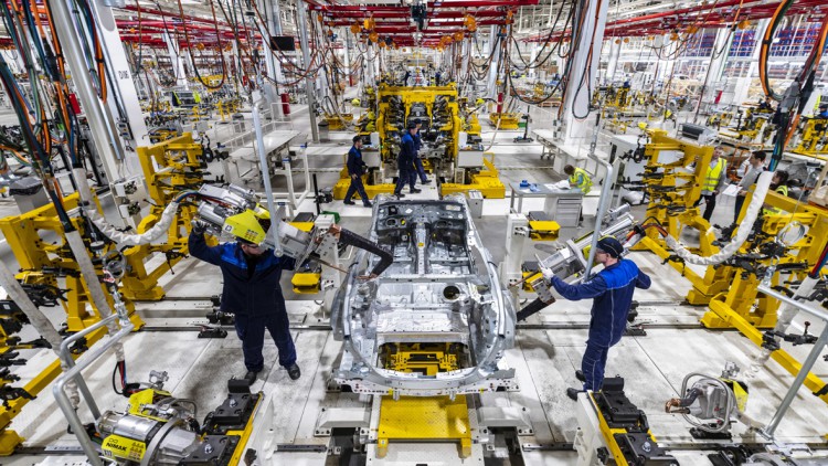 Eröffnung: Erstes Mercedes-Werk in Russland