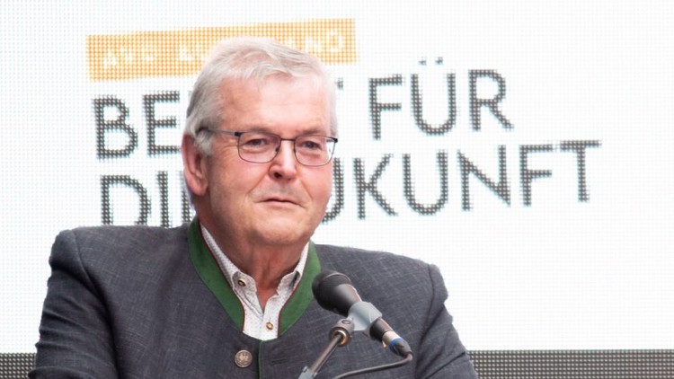 Firmenanteile übergeben: AVP-Gründer Franz Xaver Hirtreiter tritt ab