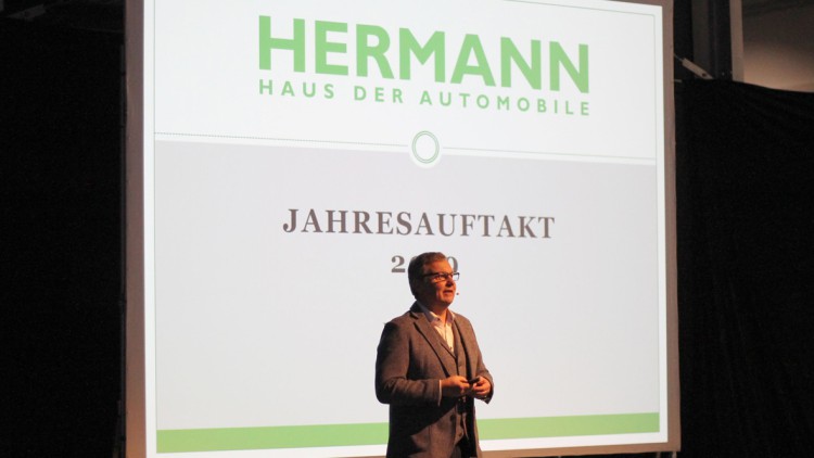 Jahresauftakt im Autohaus Hermann: Von Elektrifizierung bis Krankenversicherung