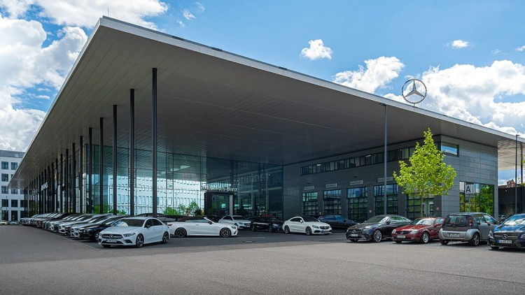 Mercedes-Benz Nürnberg spezialisiert Standorte: Eigene Center für Transporter und Pkw