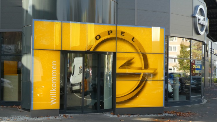 Enttäuschung im Opel-Netz: Herstellerbank bleibt bei überhöhten Lagerwagenzinssätzen