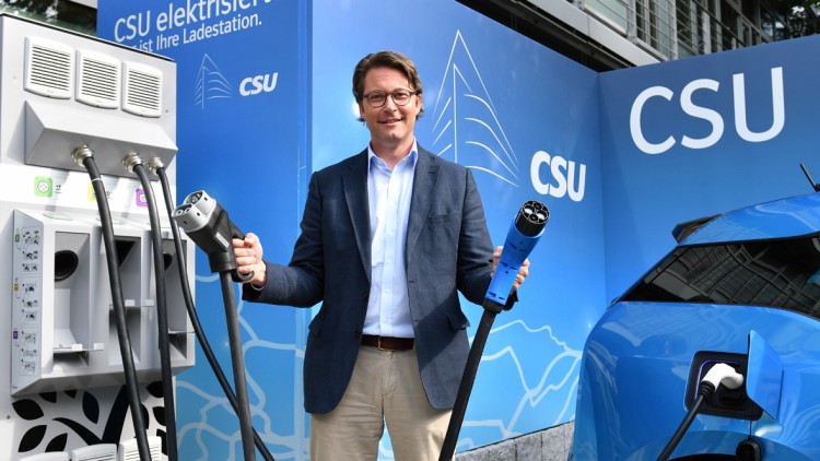 Verkehrsminister Scheuer: E-Auto-Prämie soll deutlich steigen