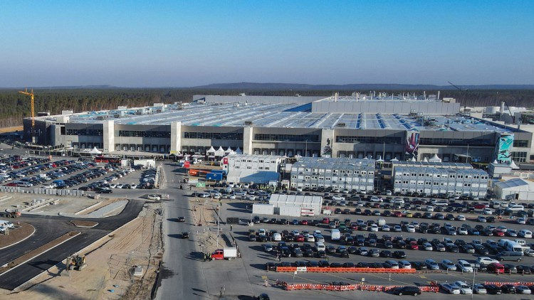 Tesla-Fabrik in Brandenburg: Behörden prüfen Erfüllung von Auflagen 
