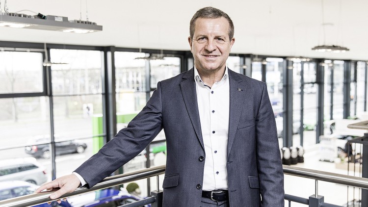 ZDK-Vize kritisiert neue E-Auto-Förderung: "Zwischen 4.500 Euro und Null ist alles möglich"