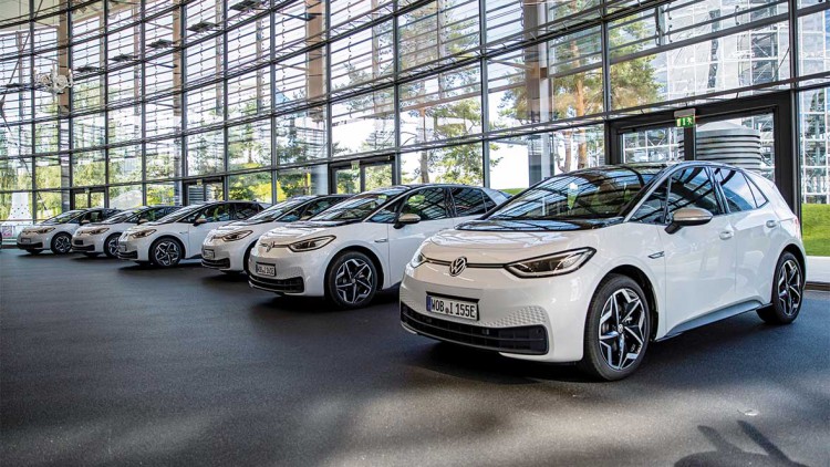 VW ID3 Auslieferung; Elektroautos; Showroom; Elektromobilität; E-Auto