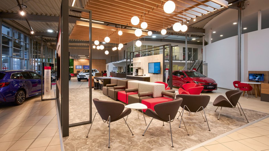 Toyota Showroom im neuen Design 2024 Lounge-Bereich