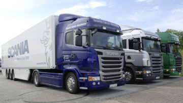 Scania und Rheinländer bilden Fahrlehrer fort