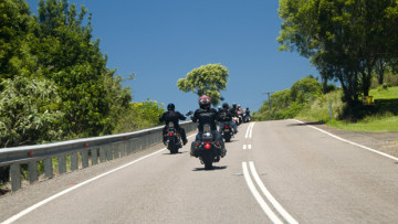 Klare Regeln für Fahrten im Motorradkonvoi