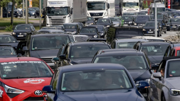 Immer mehr Autos auf deutschen Straßen