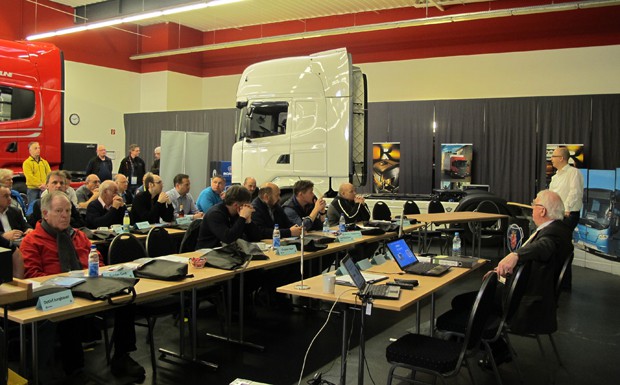 Fahrlehrerweiterbildung 2014 des Fahrlehrer-Verbands Rheinland und Scania