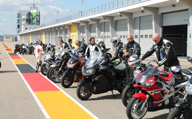 Kombinierte Motorrad-Pkw-Fahrlehrerfortbildung am Sachsenring