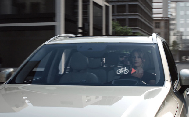 Volvo vernetzt Fahrradhelm und Auto 