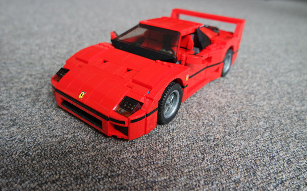 Ein Ferrari aus 1.158 Teilen