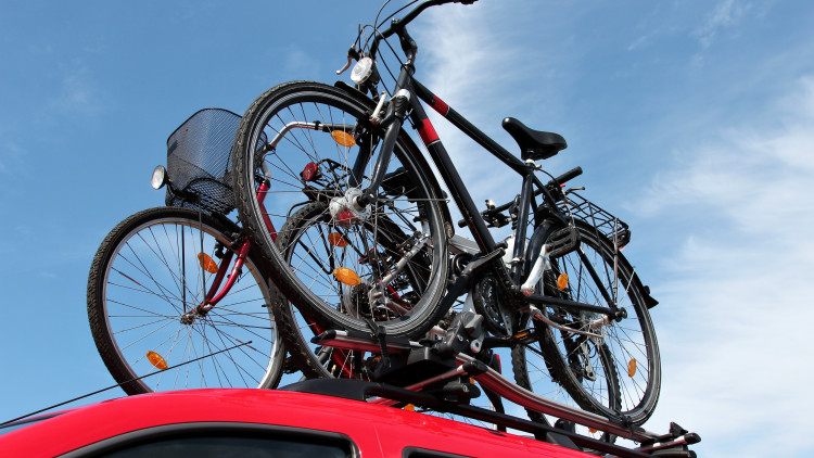 Mit dem Fahrrad auf Tour: Welcher Träger für das Auto eignet sich am besten?