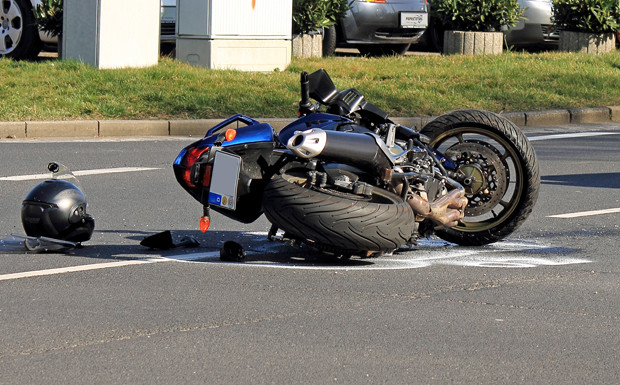 Fahrschüler stürzt mit Motorrad