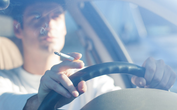 Rauchverbot in Autos mit Kindern