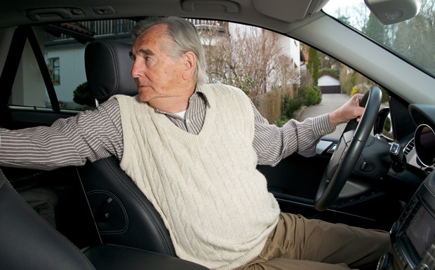 Sorge um ältere Autofahrer in der Familie