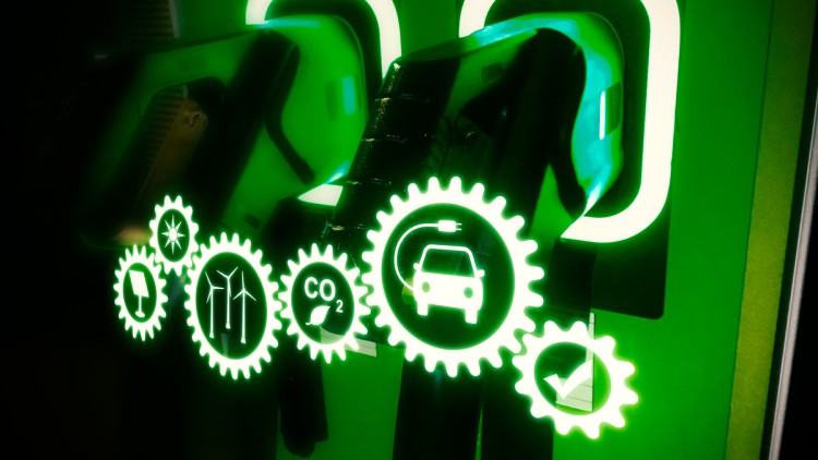 E-Mobilität: Deutsche Autoindustrie-Mitarbeiter haben gute Kompetenzen