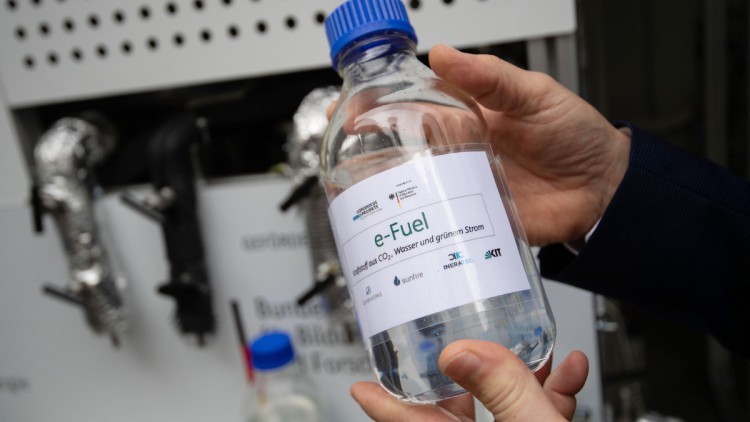 ZDK fordert E-Fuels und Biokraftstoffe auch für Nutzfahrzeuge