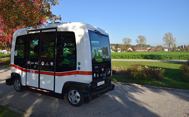 Erster Bus in Deutschland autonom unterwegs