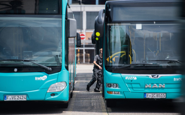 Scheuer zu Diesel-Nachrüstung: ÖPNV-Busse ja, Pkw nein
