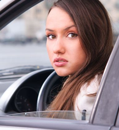 Autofahrer: Jeder 5. flirtet im Straßenverkehr