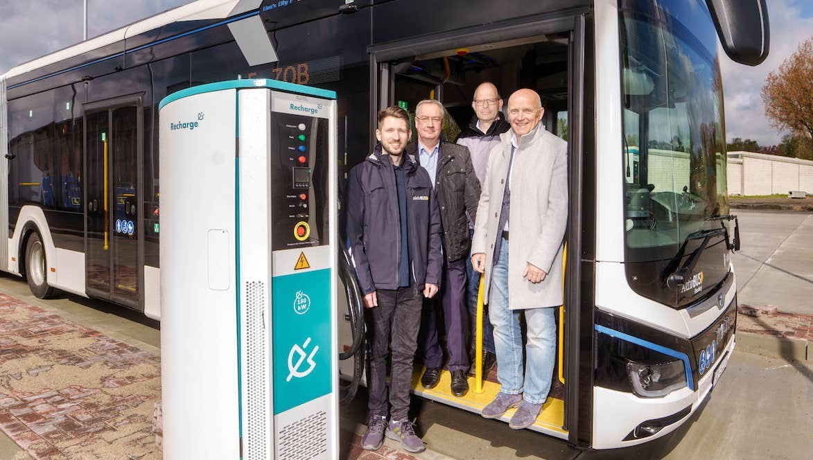 Elektromobilität: Aktiv Bus nimmt erste E-Busse in Betrieb