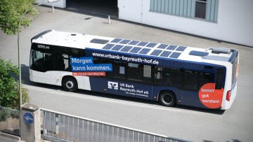 Stadt_Hof_Solarzellen_Linienbus