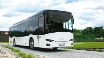 Solaris: Überlandbusse für Italien
