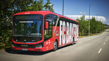 Bushersteller: FC Bayern im Elektrobus unterwegs