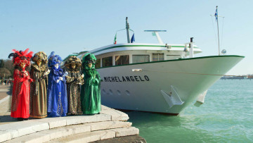 Events: Auf dem Flusskreuzfahrtschiff zum Karneval von Venedig
