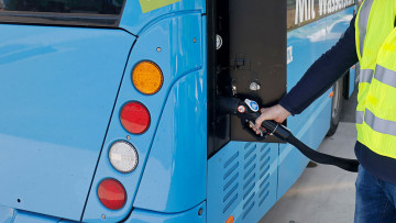 Busunternehmen: Fahrermangel und hohe Dieselpreise belasten