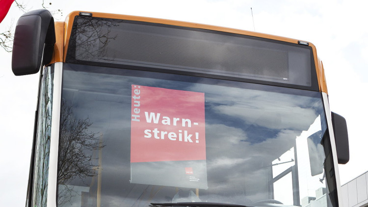 Schleswig-Holstein: Streik im Omnibusgewerbe dauert an