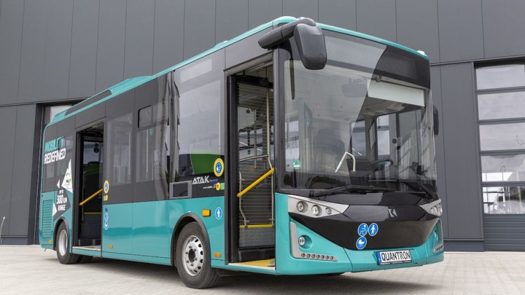 Alternative Antriebe: Quantron liefert E-Busse nach Weilheim