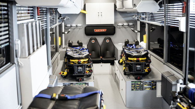 Covid-19: Low Entry-Bus wird zum Krankenwagen mit Intensivbetten