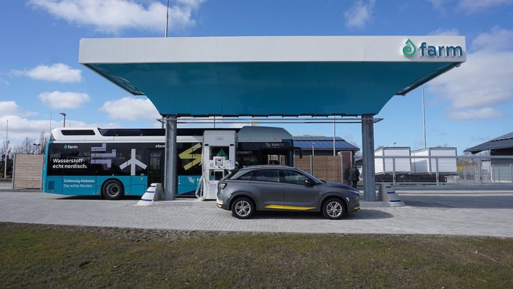 Schleswig-Holstein: Öffentliche Wasserstofftankstelle eröffnet