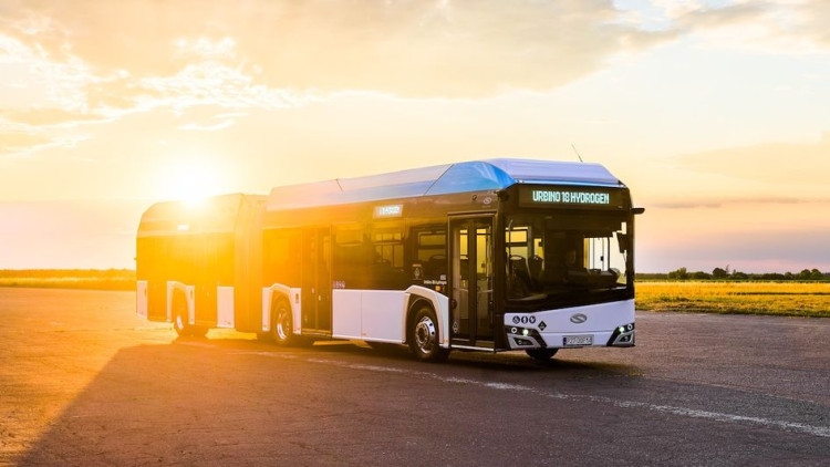 Bushersteller: Solaris kündigt Brennstoffzellen-Gelenkbus an