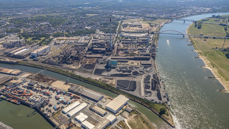 Luftbild des Außenhafens in Duisburg-Hochfeld